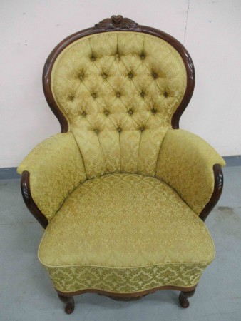 2538 -  Kreslo rokoko styl  zluty brokat   -  4 900 kc 